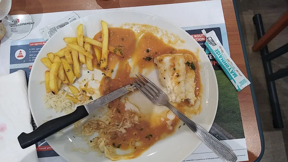 Cabillaud Frites Et Riz Sauce Américaine